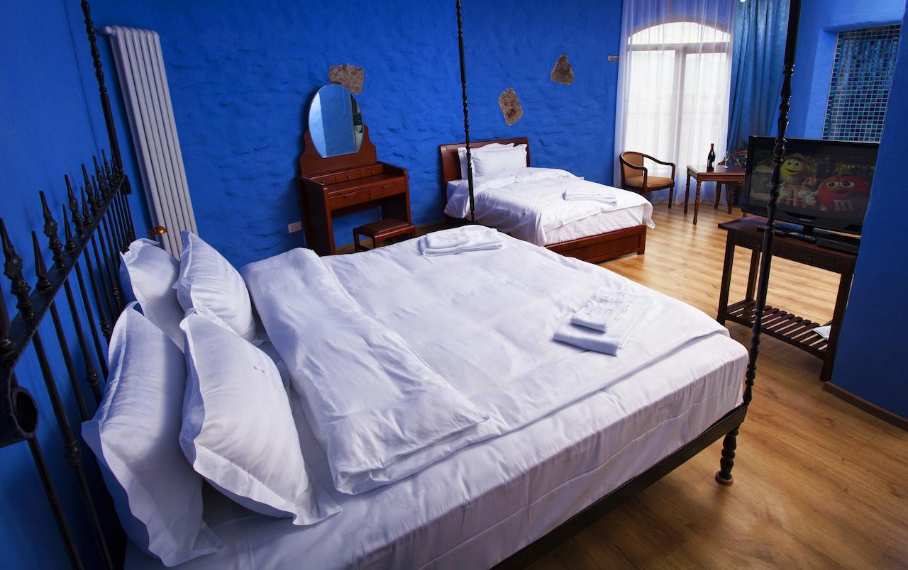Royal Batoni Hotel Кварели Стая снимка
