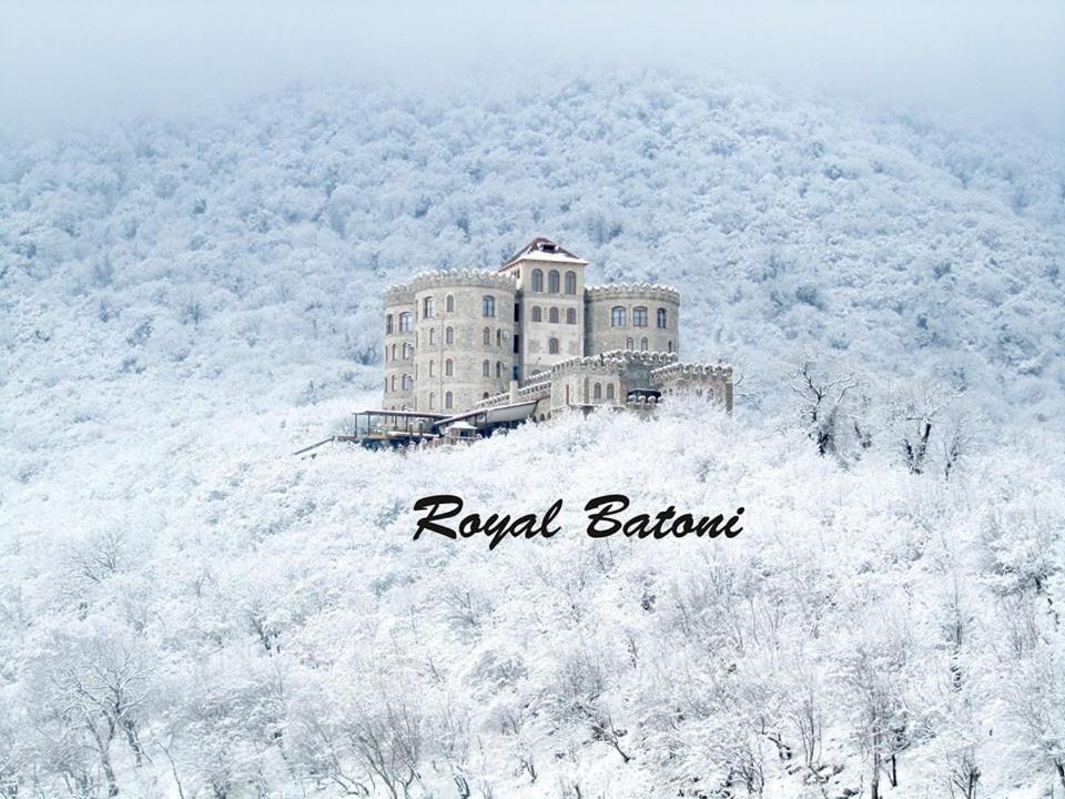 Royal Batoni Hotel Кварели Екстериор снимка